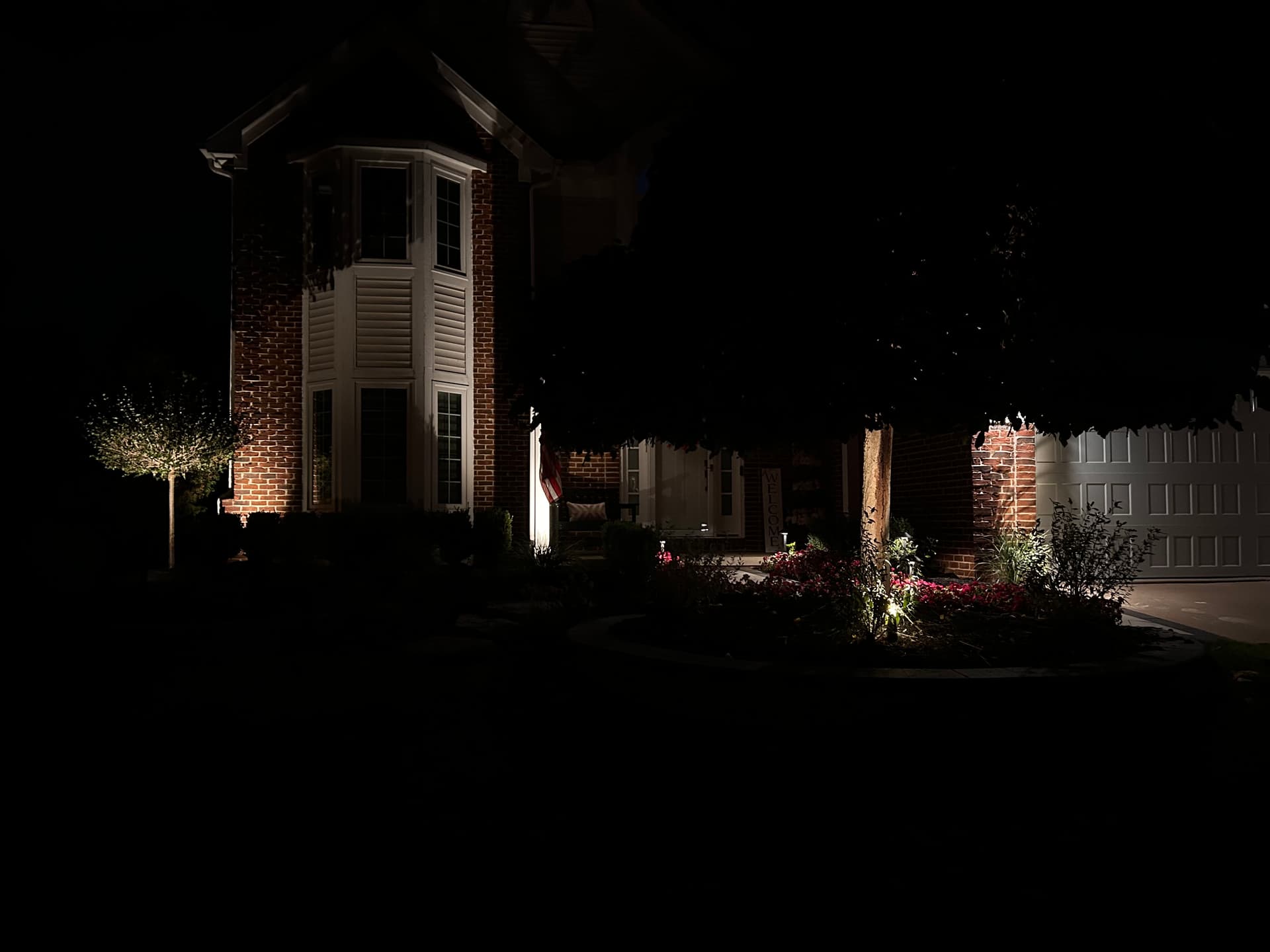 Gallery photos for Paver Walkway and Patio Lighting Done Right in South Lyon: Image #5