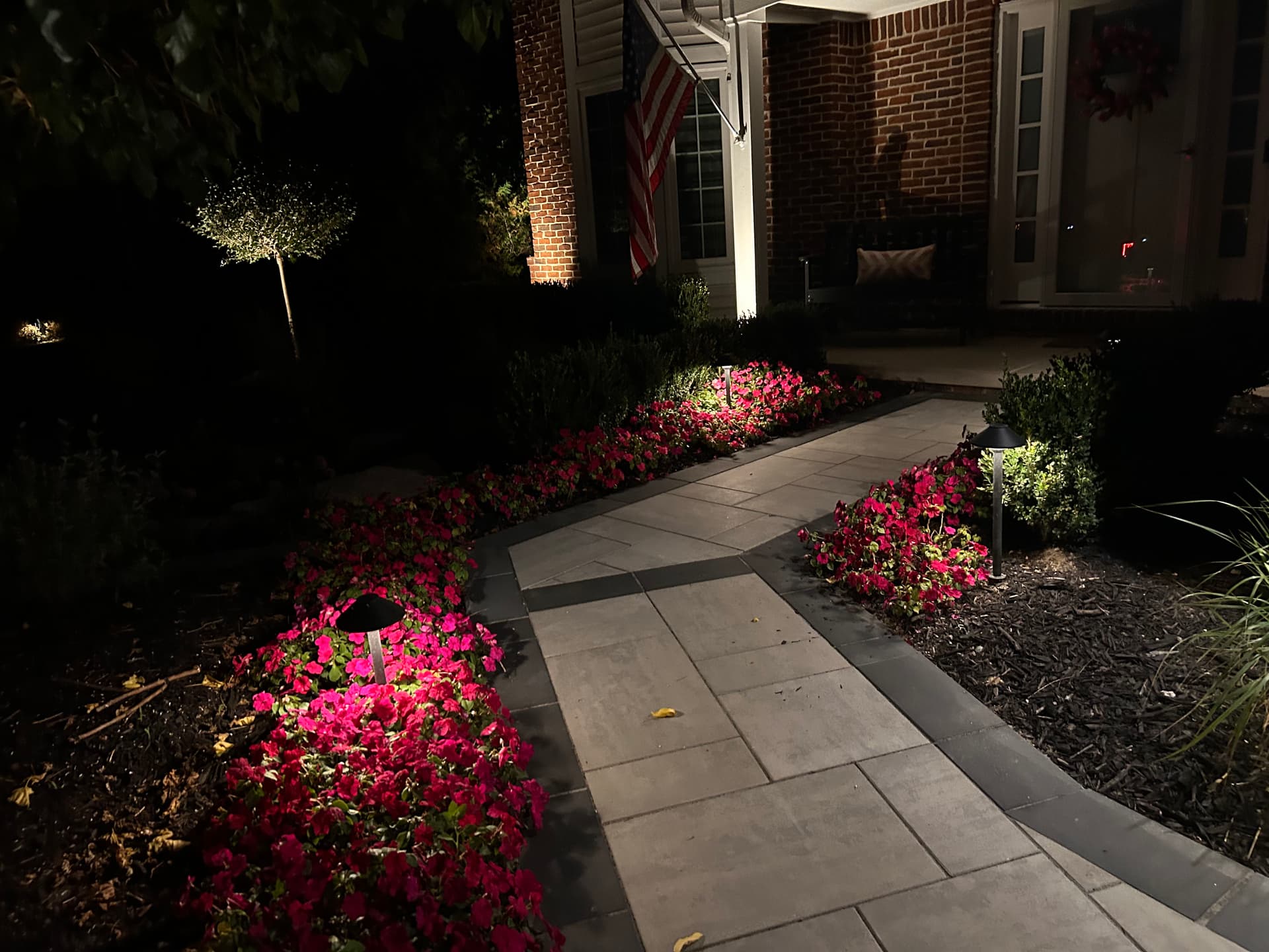 Gallery photos for Paver Walkway and Patio Lighting Done Right in South Lyon: Image #4